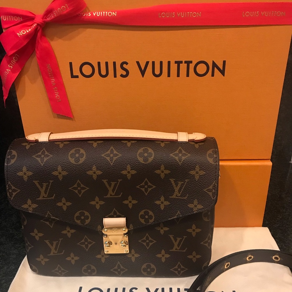 ❌❌ SOLD ❌❌ Louis Vuitton Pochette Metis Monogram